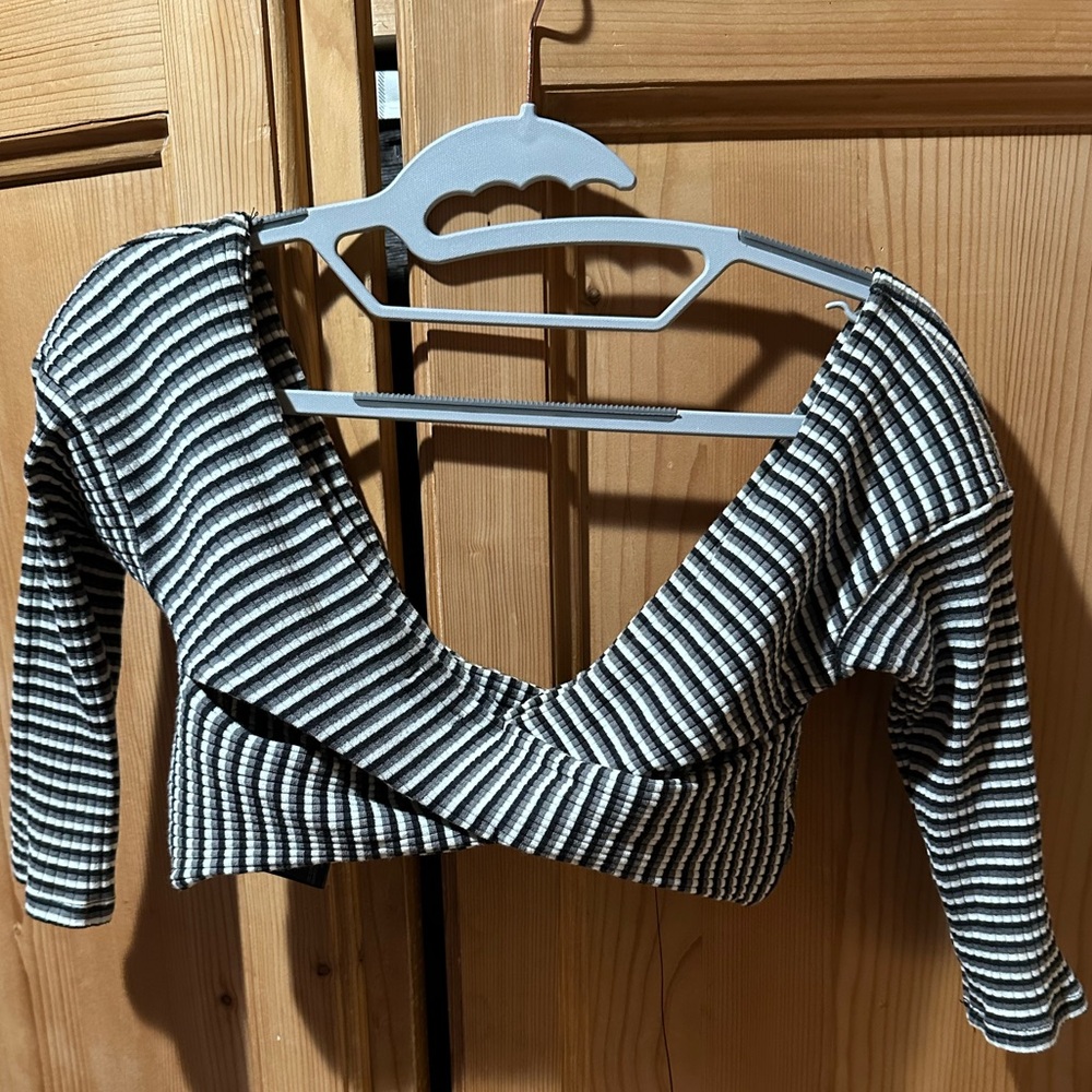 Kimchi blue crop top. Excellent condition lightly worn.